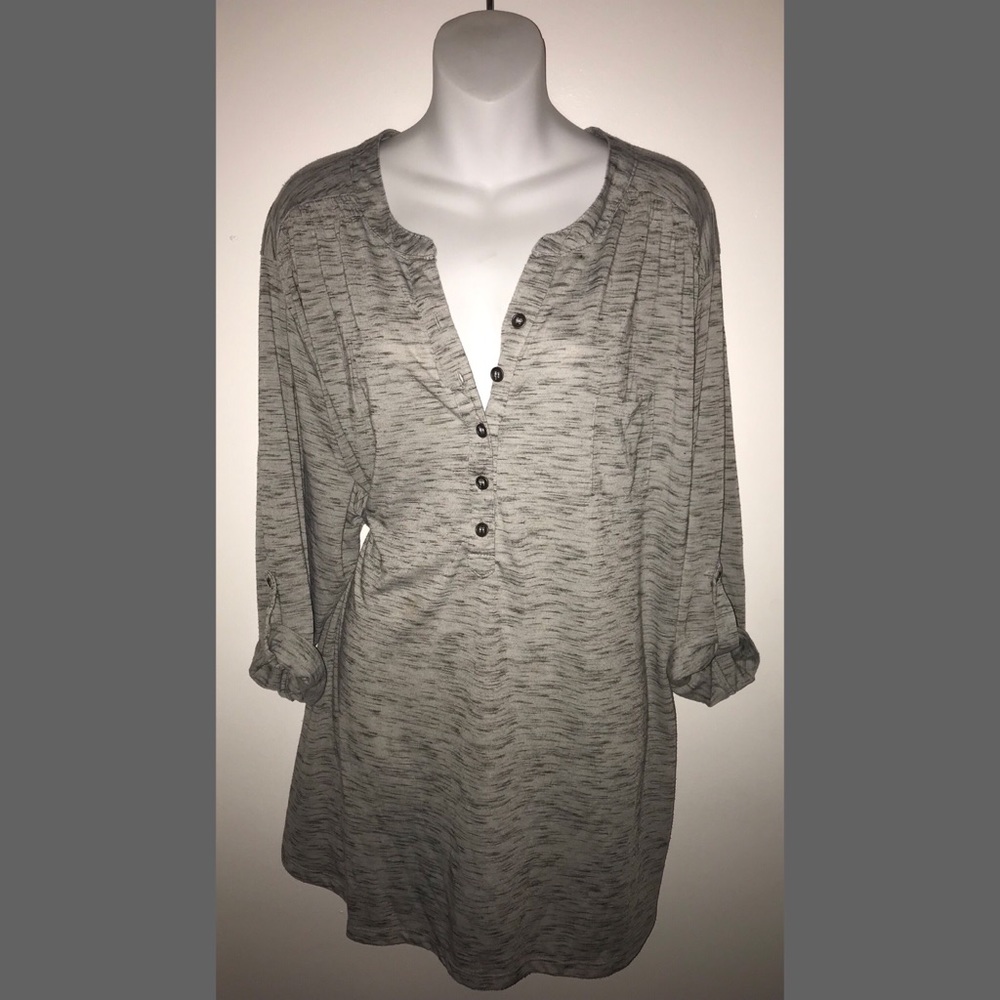 Avenue 30/32 gray Tunic top.